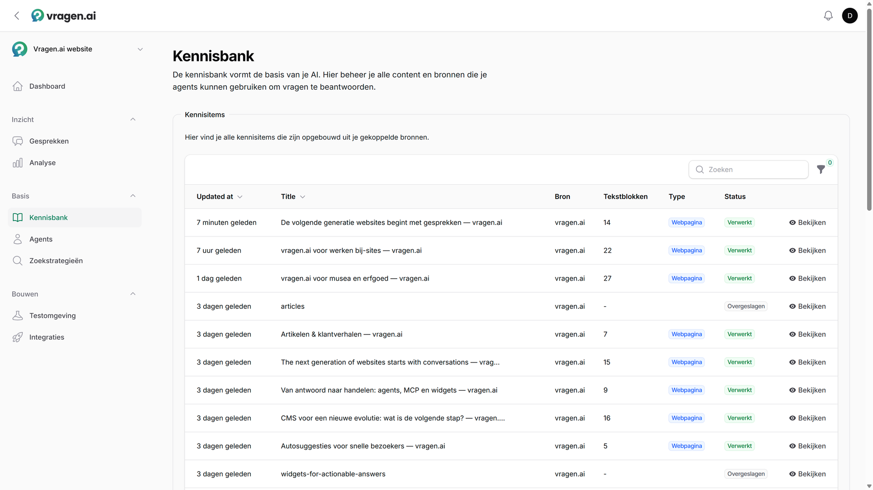 De kennisbank in vragen.ai: een lijst kennisitems met per item de laatste update, de bron, het aantal tekstblokken, het type en de status.