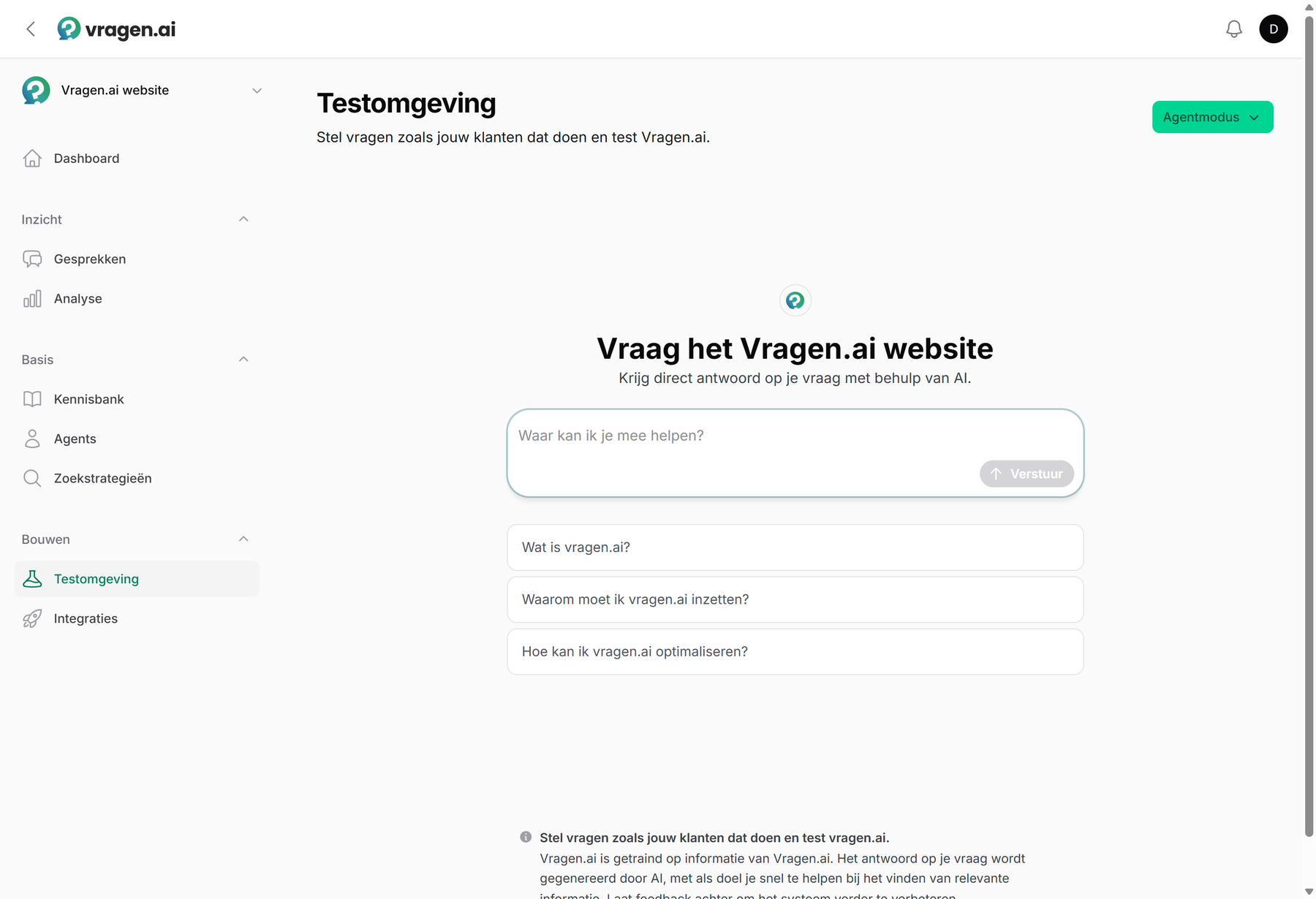De testomgeving in vragen.ai: de echte widget met de eigen kennisbank, met bovenaan de wissel tussen varianten.